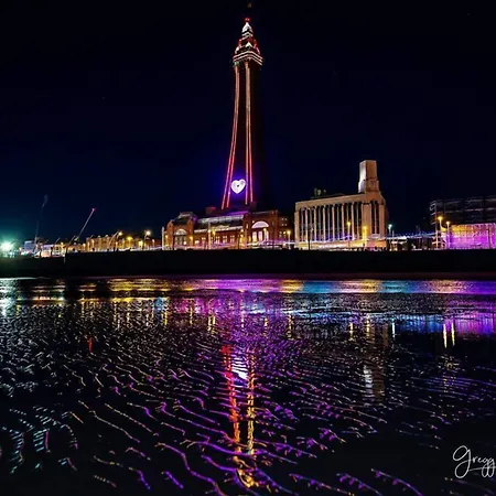 Thornhill Blackpool-3